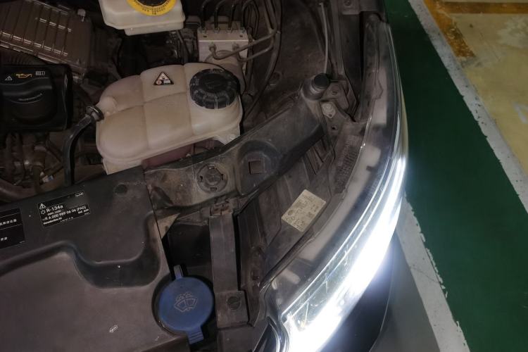 Used Mercedes-Benz V-Class 2022 V 260 Avantgarde Edition Engine Bay Left