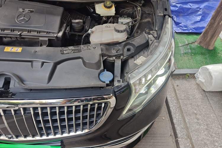 Used Mercedes-Benz V-Class 2022 V 260 Prestige Edition Engine Bay Left