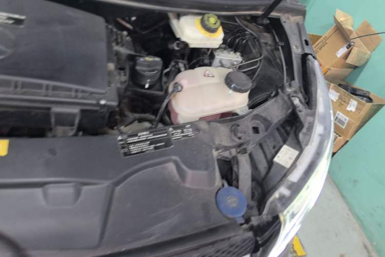 Used Mercedes-Benz V-Class 2022 V 260 Avantgarde Edition Engine Bay Left
