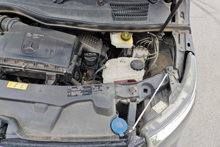 Used Mercedes-Benz V-Class 2022 V 260 Avantgarde Edition Engine Bay Left
