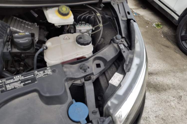 Used Mercedes-Benz V-Class 2022 V 260 L Long-wheelbase Luxury Edition Engine Bay Left