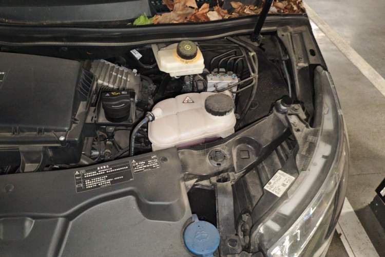 Used Mercedes-Benz V-Class 2022 V 260 Avantgarde Edition Engine Bay Left