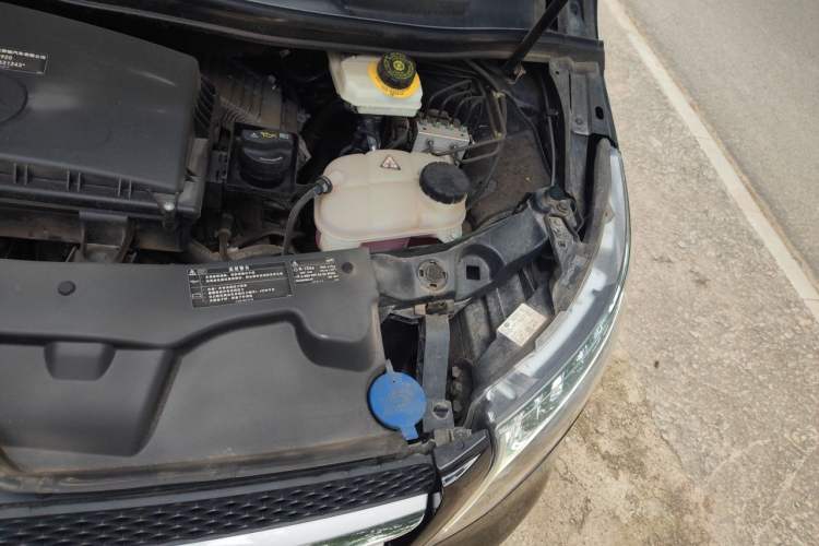 Used Mercedes-Benz V-Class 2022 V 260 Avantgarde Edition Engine Bay Left