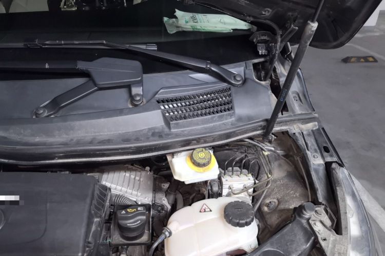 Used Mercedes-Benz V-Class 2022 V 260 L Long Wheelbase Prestige Edition Engine Bay Left