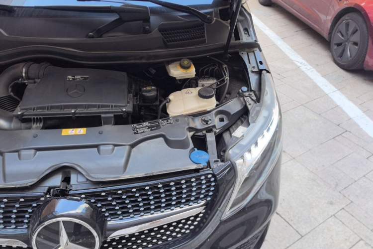 Used Mercedes-Benz V-Class 2022 V 260 Avantgarde Edition Engine Bay Left
