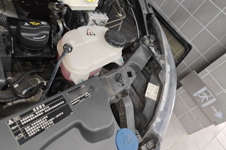 Used Mercedes-Benz V-Class 2022 V 260 Avantgarde Edition Engine Bay Left