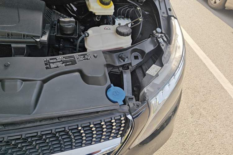 Used Mercedes-Benz V-Class 2022 V 260 L Long-wheelbase Luxury Edition Engine Bay Left