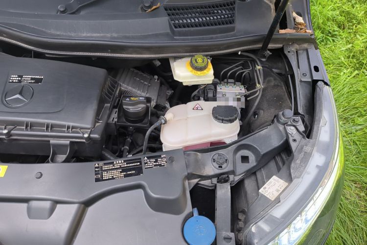 Used Mercedes-Benz V-Class 2022 V 260 Avantgarde Edition Engine Bay Left