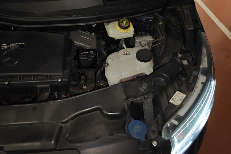 Used Mercedes-Benz V-Class 2022 V 260 Avantgarde Edition Engine Bay Left