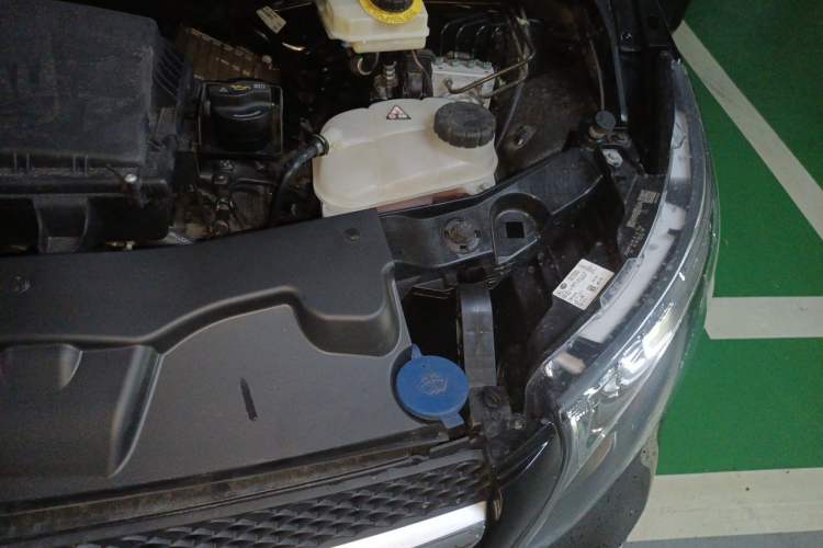 Used Mercedes-Benz V-Class 2022 V 260 Prestige Edition Engine Bay Left