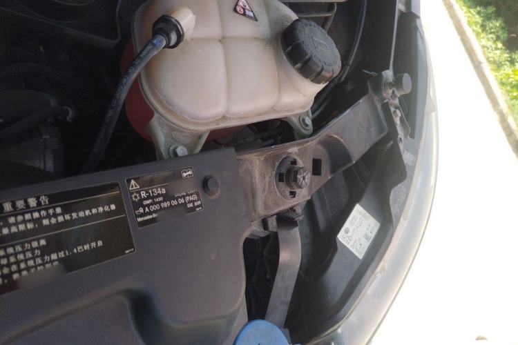 Used Mercedes-Benz V-Class 2022 V 260 Avantgarde Edition Engine Bay Left