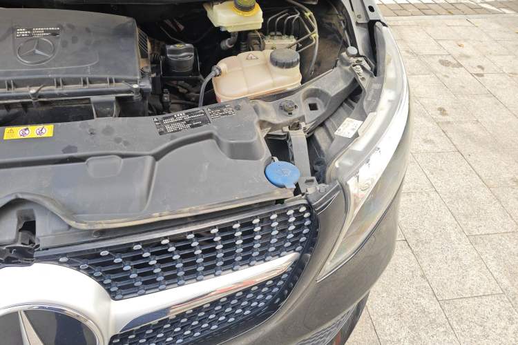 Used Mercedes-Benz V-Class 2022 V 260 Avantgarde Edition Engine Bay Left