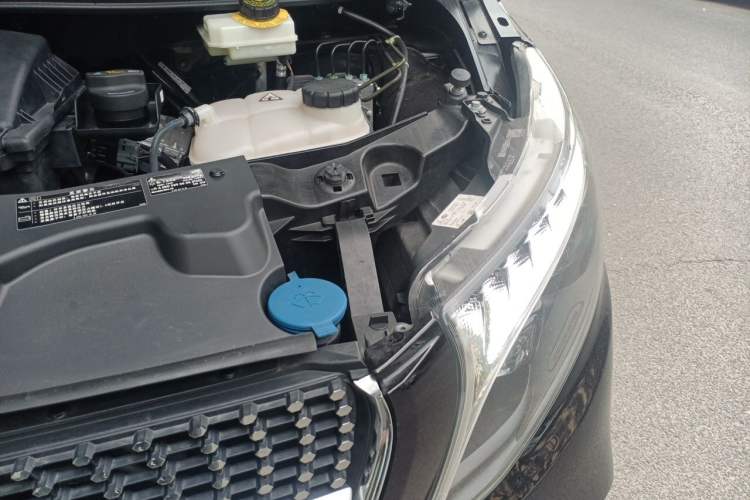 Used Mercedes-Benz V-Class 2022 V 260 L Long-wheelbase Luxury Edition Engine Bay Left