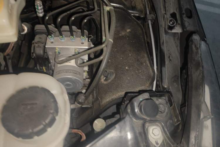 Used Mercedes-Benz V-Class 2022 V 260 L Long-wheelbase Luxury Edition Engine Bay Left