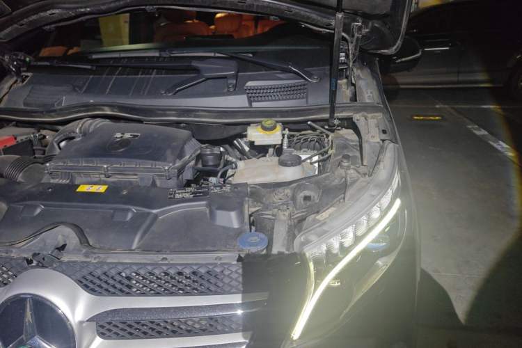 Used Mercedes-Benz V-Class 2022 V 260 Avantgarde Edition Engine Bay Left