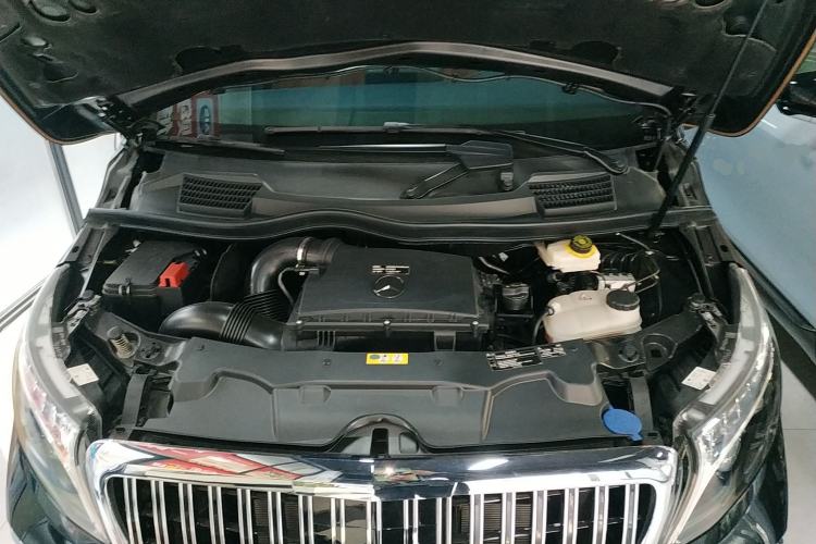 Used Mercedes-Benz V-Class 2022 V 260 Avantgarde Edition Engine Bay