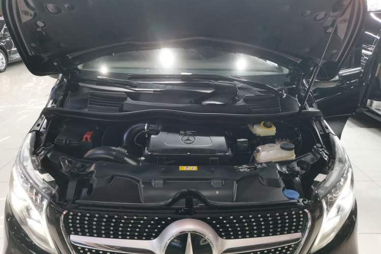 Used Mercedes-Benz V-Class 2022 V 260 L Long-wheelbase Luxury Edition Engine Bay