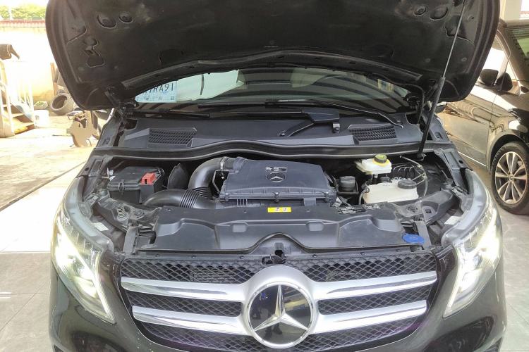 Used Mercedes-Benz V-Class 2022 V 260 Avantgarde Edition Engine Bay