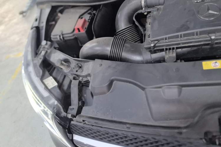 Used Mercedes-Benz V-Class 2022 V 260 Avantgarde Edition Engine Bay Right