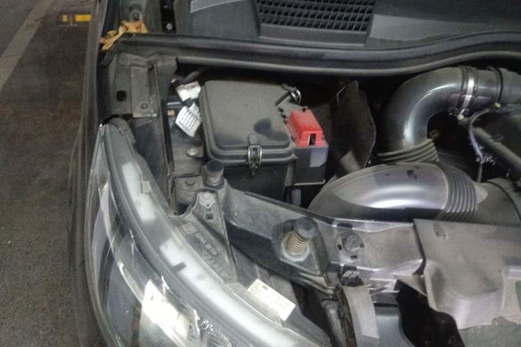 Used Mercedes-Benz V-Class 2022 V 260 L Long Wheelbase Prestige Edition Engine Bay Right