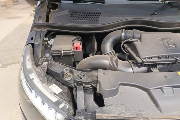 Used Mercedes-Benz V-Class 2022 V 260 Avantgarde Edition Engine Bay Right