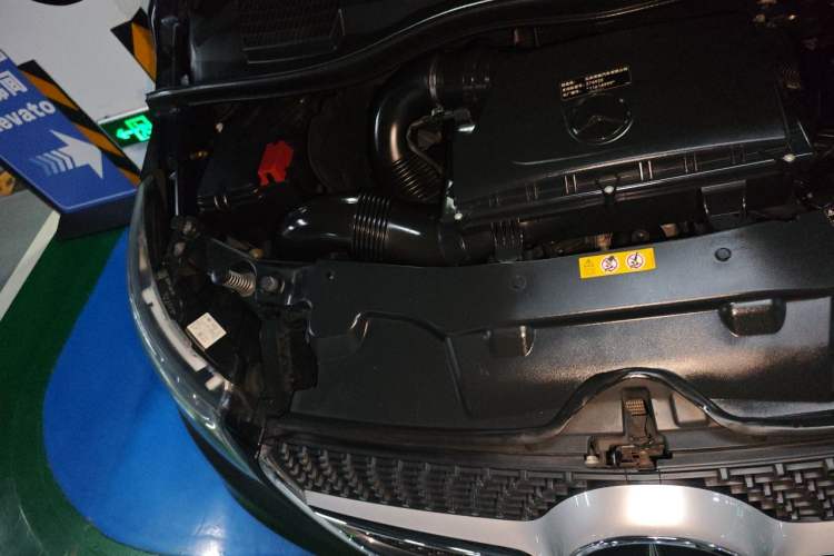 Used Mercedes-Benz V-Class 2022 V 260 L Long-wheelbase Luxury Edition Engine Bay Right