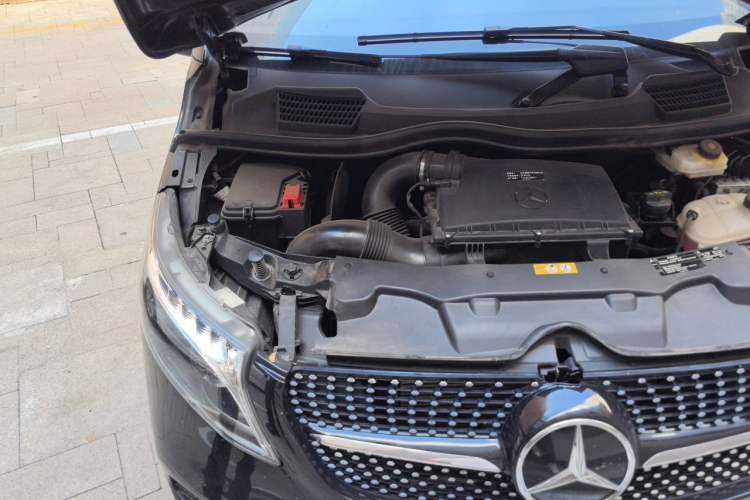 Used Mercedes-Benz V-Class 2022 V 260 Avantgarde Edition Engine Bay Right