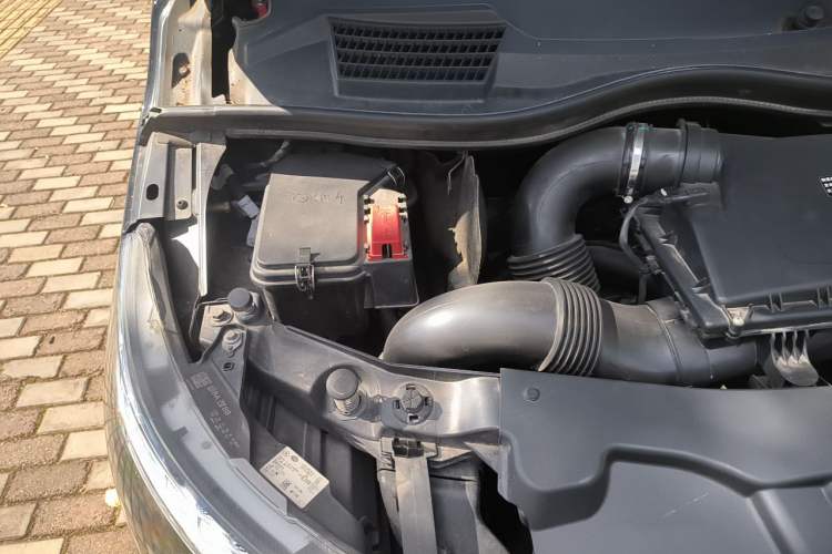 Used Mercedes-Benz V-Class 2022 V 260 Avantgarde Edition Engine Bay Right
