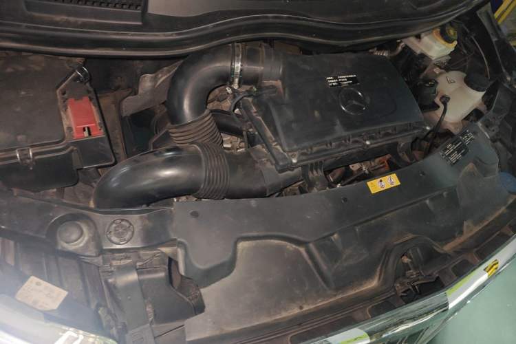 Used Mercedes-Benz V-Class  Engine Bay Right
