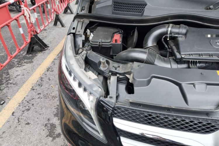 Used Mercedes-Benz V-Class 2022 V 260 Prestige Edition Engine Bay Right