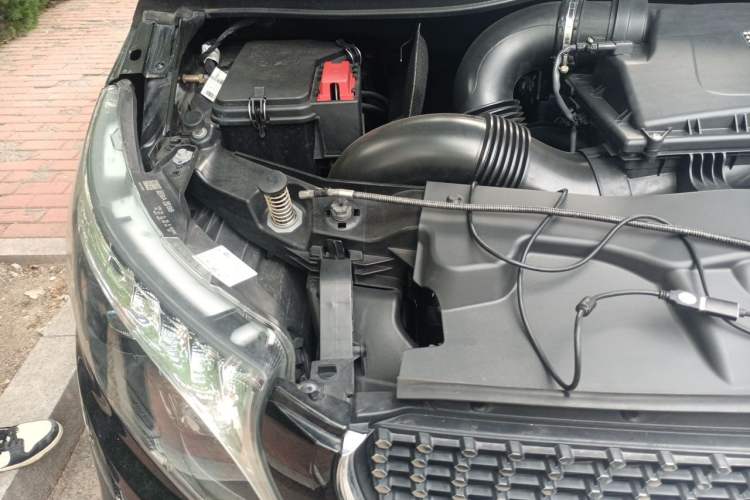 Used Mercedes-Benz V-Class 2022 V 260 L Long-wheelbase Luxury Edition Engine Bay Right