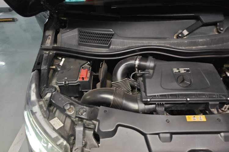 Used Mercedes-Benz V-Class 2022 V 260 Avantgarde Edition Engine Bay Right