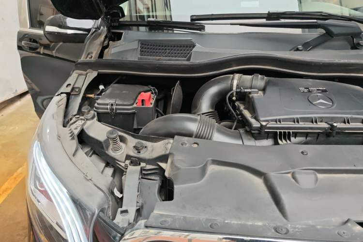 Used Mercedes-Benz V-Class 2022 V 260 L Long-wheelbase Luxury Edition Engine Bay Right