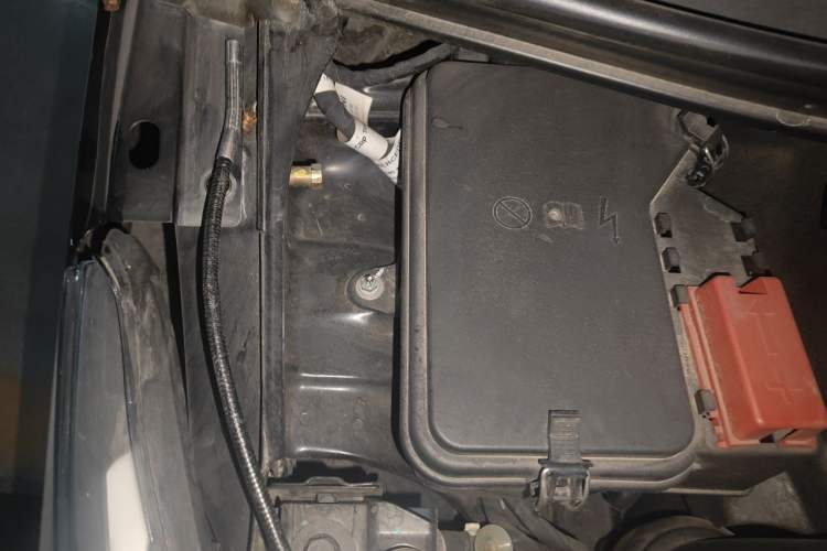 Used Mercedes-Benz V-Class 2022 V 260 L Long-wheelbase Luxury Edition Engine Bay Right