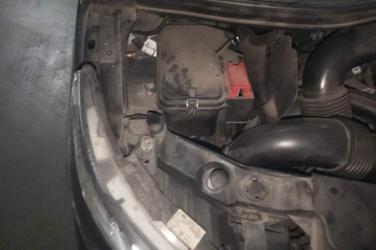 Used Mercedes-Benz V-Class 2022 V 260 Avantgarde Edition Engine Bay Right