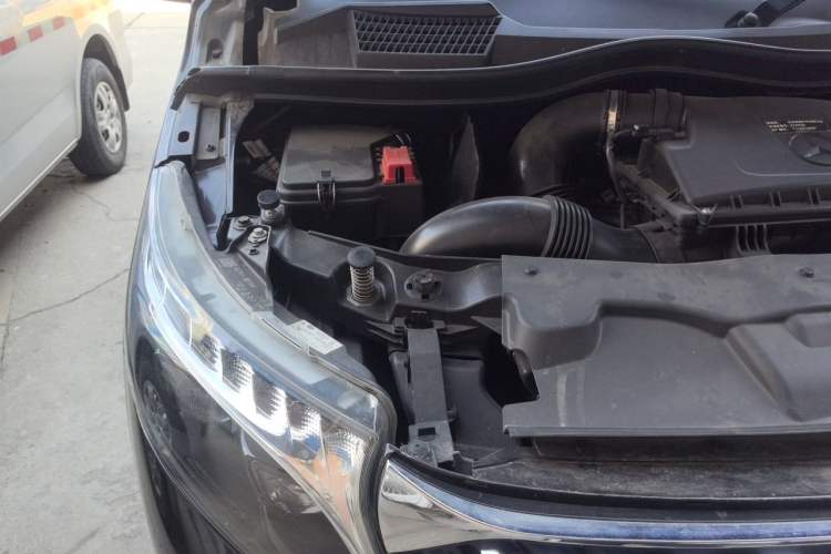 Used Mercedes-Benz V-Class 2022 V 260 L Long Wheelbase Prestige Edition Engine Bay Right