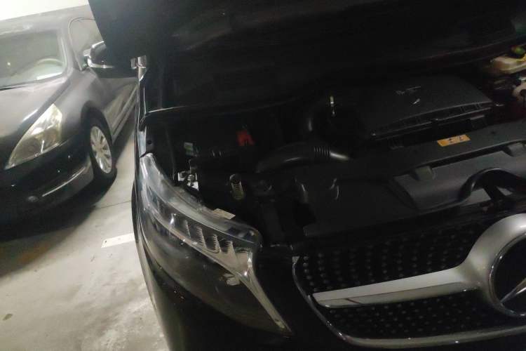 Used Mercedes-Benz V-Class 2022 V 260 L Long-wheelbase Luxury Edition Engine Bay Right