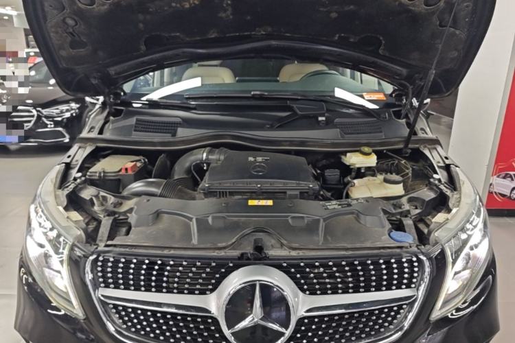 Used Mercedes-Benz V-Class 2022 V 260 L Long-wheelbase Luxury Edition Engine Bay