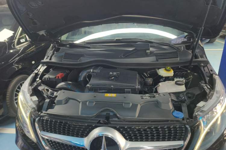 Used Mercedes-Benz V-Class 2022 V 260 L Long-wheelbase Luxury Edition Engine Bay