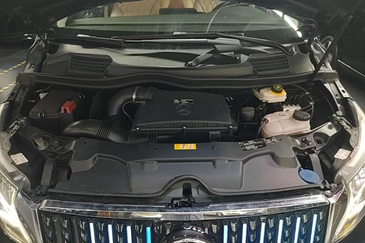 Used Mercedes-Benz V-Class 2022 V 260 Avantgarde Edition Engine Bay