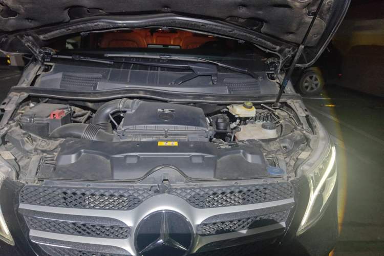 Used Mercedes-Benz V-Class 2022 V 260 Avantgarde Edition Engine Bay