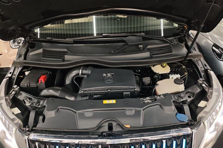 Used Mercedes-Benz V-Class 2022 V 260 Avantgarde Edition Engine Bay