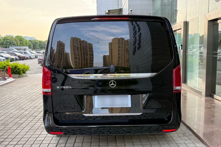 Used Mercedes-Benz V-Class 2022 V 260 L Long Wheelbase Prestige Edition Exterior 1