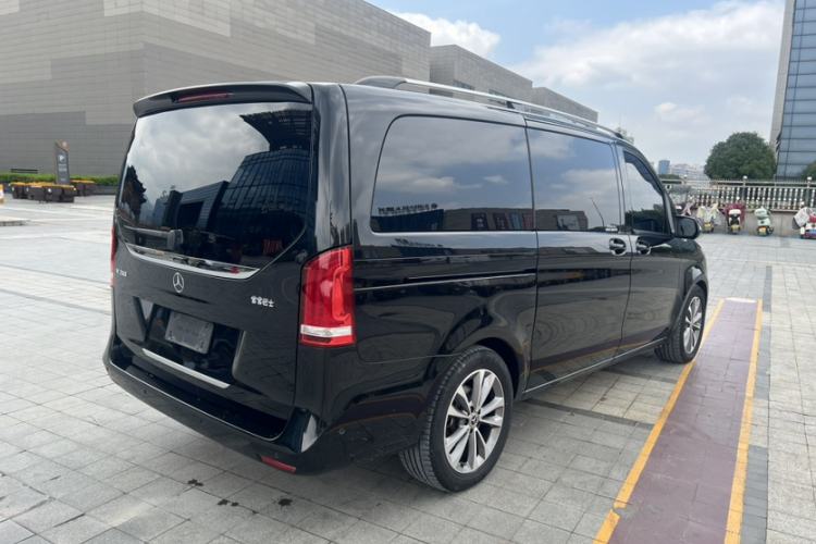 Used Mercedes-Benz V-Class 2022 V 260 Avantgarde Edition Exterior 1