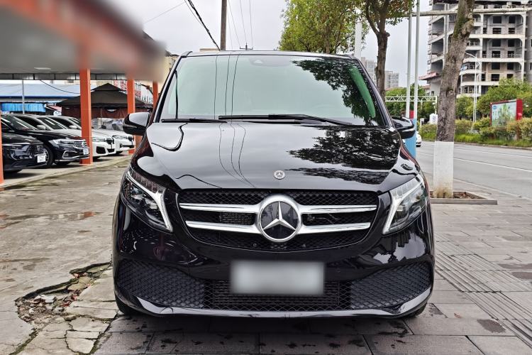 Used Mercedes-Benz V-Class 2022 V 260 Avantgarde Edition Exterior 2