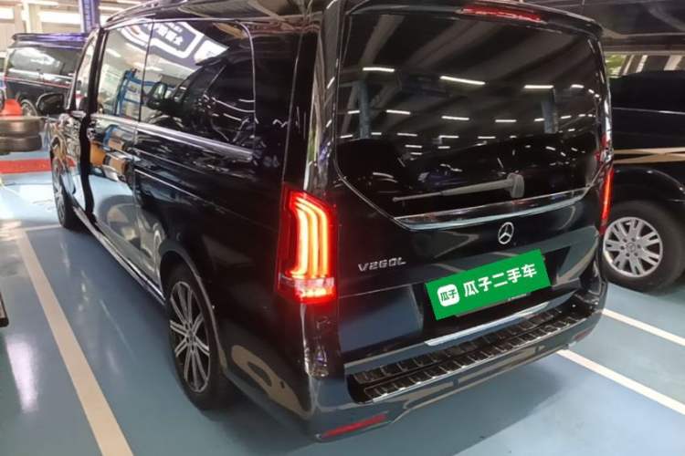 Used Mercedes-Benz V-Class 2022 V 260 L Long-wheelbase Luxury Edition Exterior 2