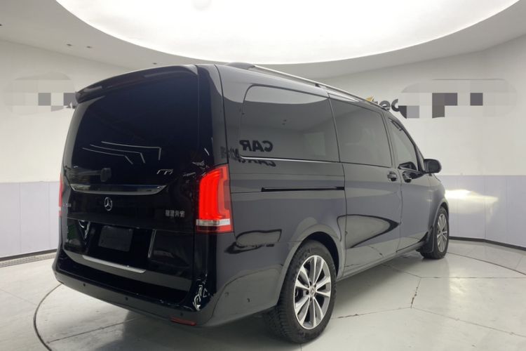 Used Mercedes-Benz V-Class 2022 V 260 Avantgarde Edition Exterior 2