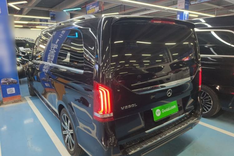 Used Mercedes-Benz V-Class 2022 V 260 L Long-wheelbase Luxury Edition Exterior 2