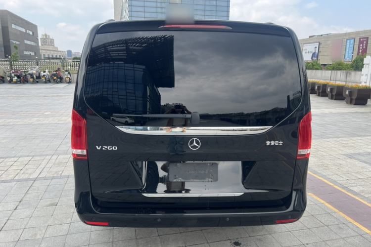 Used Mercedes-Benz V-Class 2022 V 260 Avantgarde Edition Exterior 2