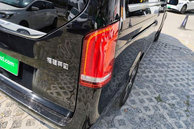 Used Mercedes-Benz V-Class 2022 V 260 Prestige Edition Exterior 3